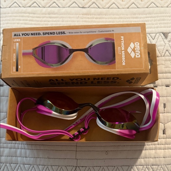 Brand New Adult Arena Python Mirror
Unisex Swimming Goggles - Picture 1 of 4